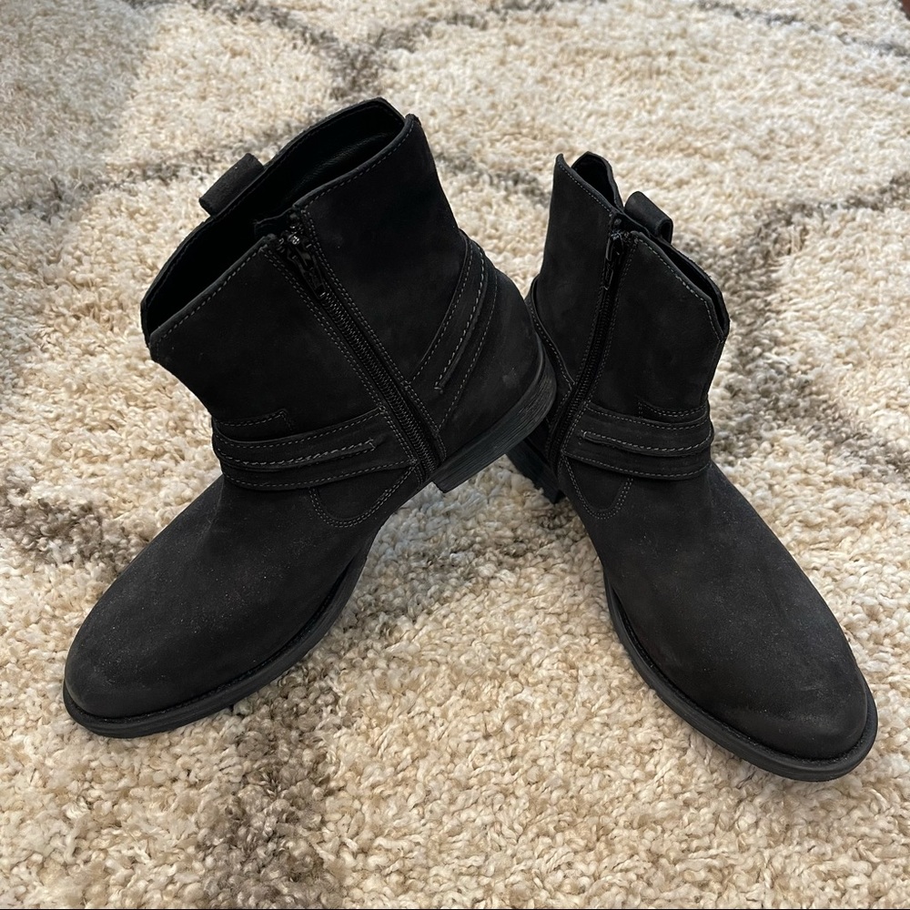 Earth Ash Everglade Ankle Booties